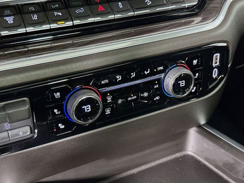 New 2025 Chevrolet Silverado 3500 LTZ w/ LTZ Premium Package AWD/4WD image 17