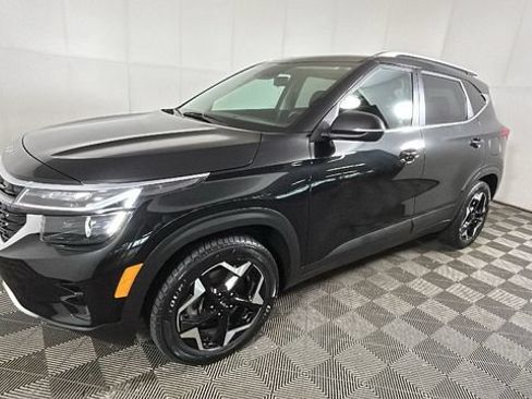 Used 2024 Kia Seltos EX AWD/4WD image 6