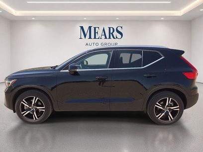 Used 2025 Volvo XC40 B5 Core