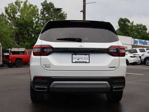 Certified 2023 Honda Pilot Touring image 6
