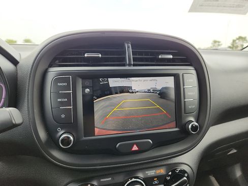 Used 2024 Kia Soul LX w/ Option Group 015 FWD image 18