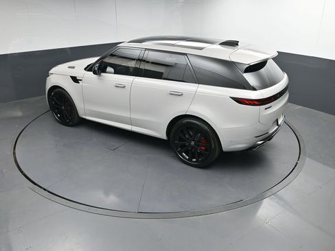 Used 2025 Land Rover Range Rover Sport Dynamic SE image 33