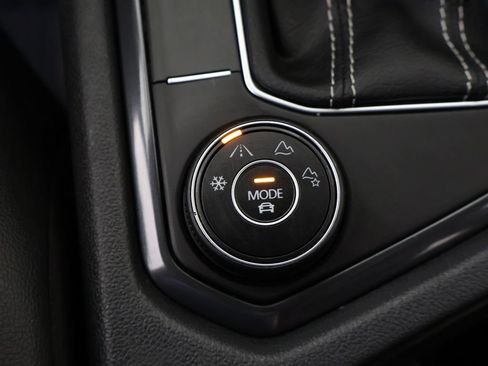 Certified 2024 Volkswagen Tiguan SE R-Line AWD/4WD image 52