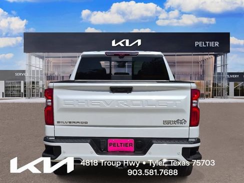 Used 2024 Chevrolet Silverado 1500 High Country w/ High Country Premium Package AWD/4WD image 5