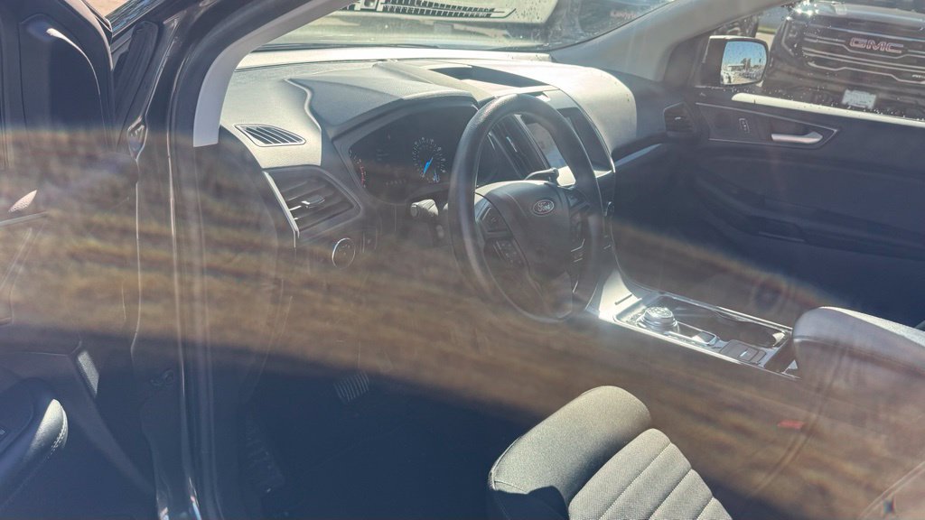 Used 2020 Ford Edge SE FWD image 19