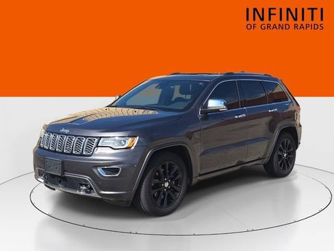 Used 2017 Jeep Grand Cherokee Overland w/ Jeep Active Safety Group AWD/4WD image 3