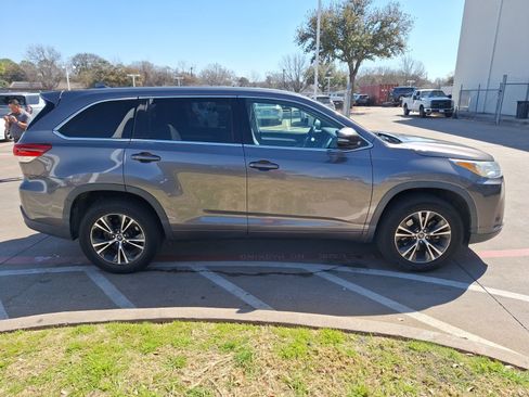 Used 2018 Toyota Highlander Plus image 7