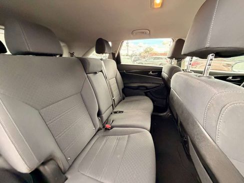 Used 2018 Kia Sorento AWD image 30