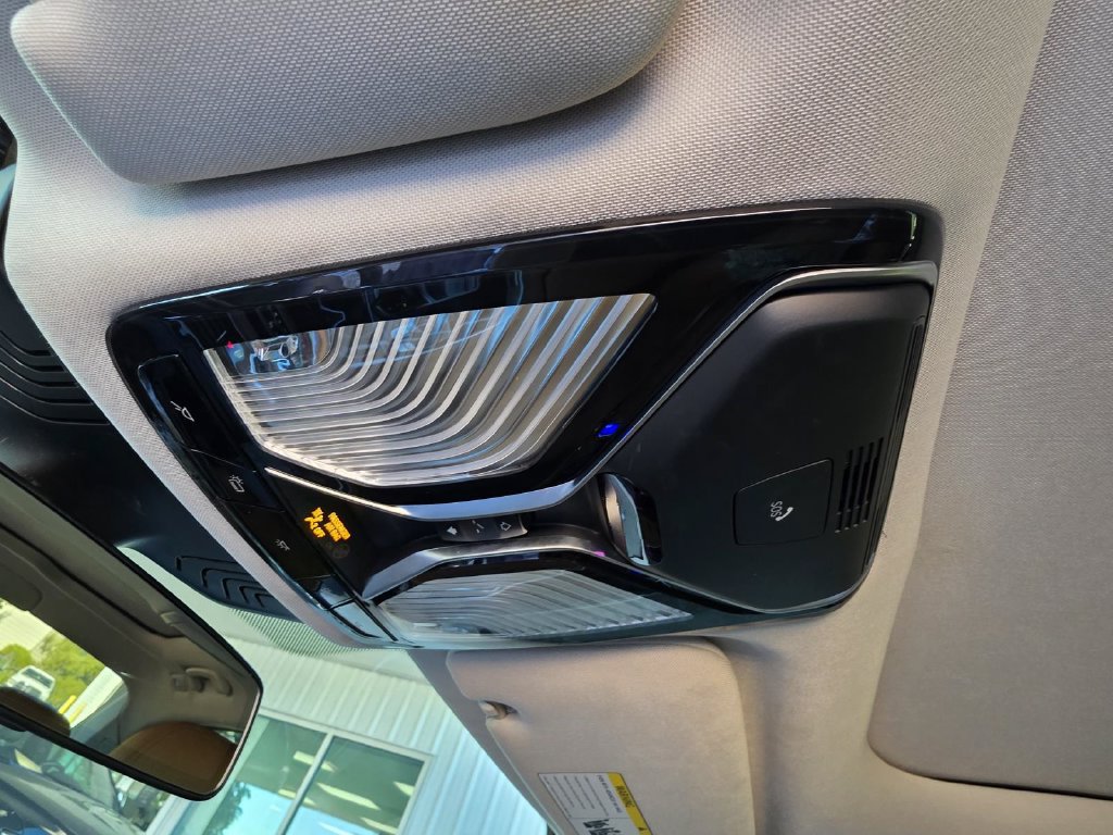 Used 2020 BMW 740i w/ Premium Package RWD image 35