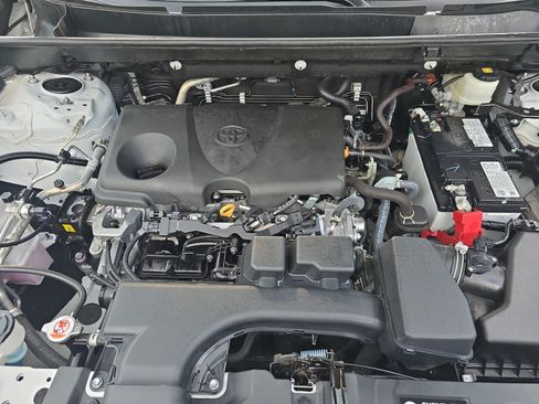 Used 2024 Toyota RAV4 XLE AWD/4WD image 32