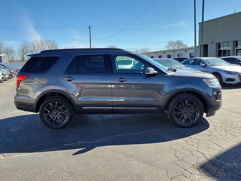 Used 2019 Ford Explorer XLT w/ Equipment Group 202A image 2