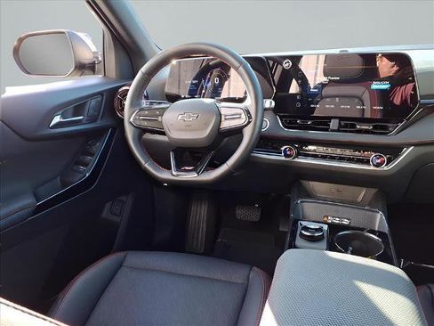 Used 2025 Chevrolet Equinox RS w/ Safety and Technology Package image 10