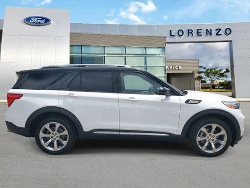 Used 2020 Ford Explorer Platinum w/ Premium Technology Package image 4