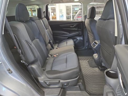 Used 2023 Subaru Ascent Premium w/ Convenience Package AWD/4WD image 17