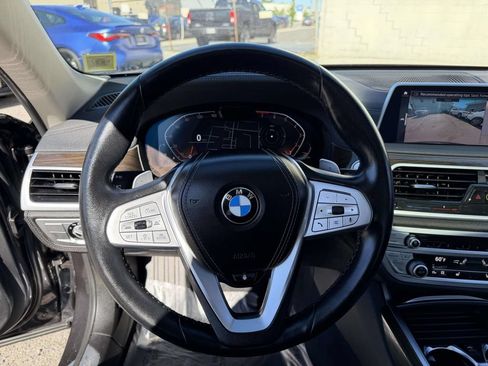 Used 2022 BMW 740i xDrive AWD/4WD image 27