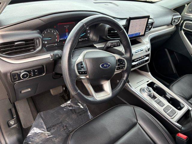 Used 2023 Ford Explorer XLT w/ Equipment Group 202A RWD image 15