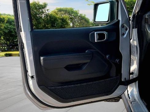 Used 2023 Jeep Wrangler Sport AWD/4WD image 23