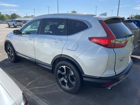Used 2017 Honda CR-V Touring image 4