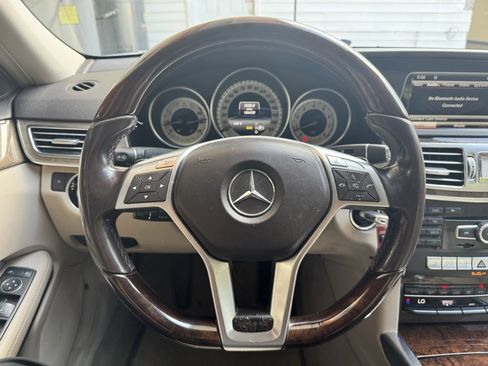 Used 2014 Mercedes-Benz E 350 4MATIC Sedan image 7