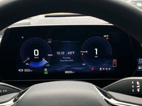 Used 2025 Chevrolet Equinox EV RS w/ Convenience Package II image 32