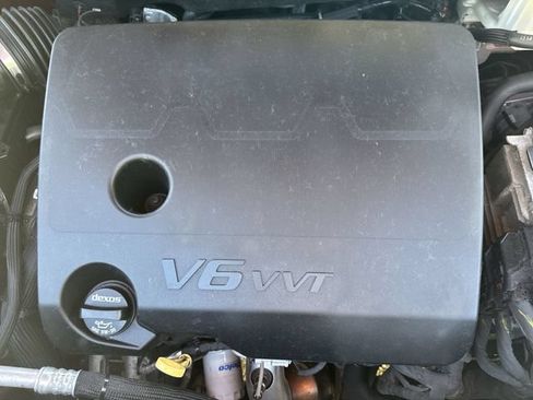 Used 2019 Chevrolet Traverse LT w/ LPO, Floor Liner Package AWD/4WD image 31