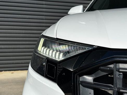 Used 2020 Audi Q8 Prestige w/ Prestige Package image 12