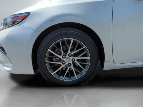 Used 2018 Lexus ES 350 w/ Luxury Package w/Wood Trim FWD image 25