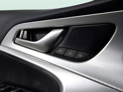 New 2026 Genesis G70 2.5T Prestige image 12