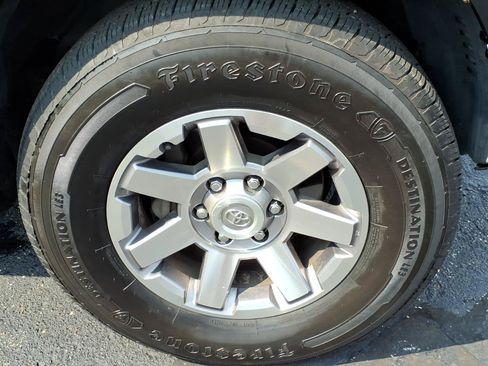 Used 2015 Toyota 4Runner Trail Premium AWD/4WD image 17
