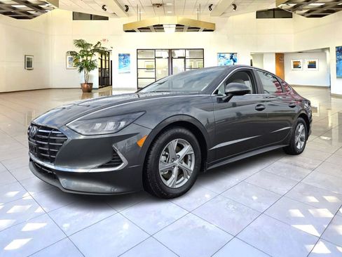 Used 2023 Hyundai Sonata SE image 3