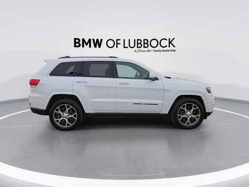 Used 2018 Jeep Grand Cherokee Limited image 9
