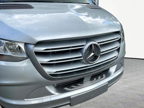 Used 2024 Mercedes-Benz Sprinter 3500 image 31
