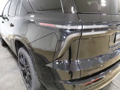 New 2026 Chevrolet Traverse RS w/ LPO, Floor Liner Package image 16