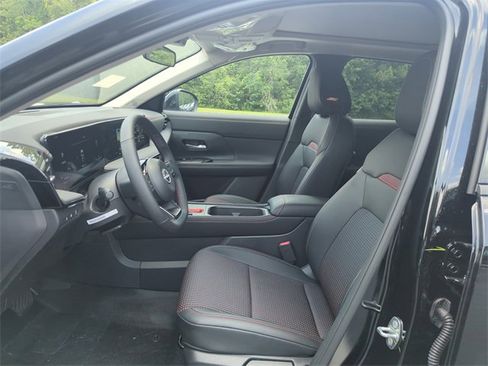 New 2025 Nissan Kicks SR w/ SR Premium Package image 10