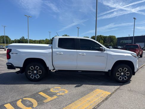 Certified 2023 Chevrolet Colorado LT w/ LT Convenience Package III AWD/4WD image 4