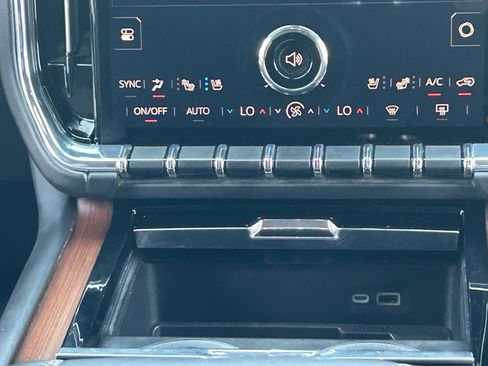 Certified 2025 GMC Yukon XL Denali AWD/4WD image 21
