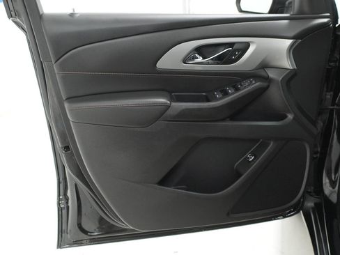 Used 2021 Chevrolet Traverse LT FWD image 13