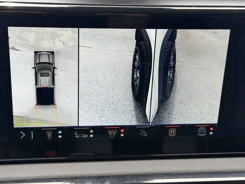 Used 2024 GMC Sierra 1500 AT4 w/ Technology Package AWD/4WD image 33