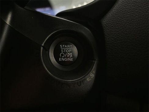 Used 2021 Jeep Renegade Latitude w/ Convenience Group image 13