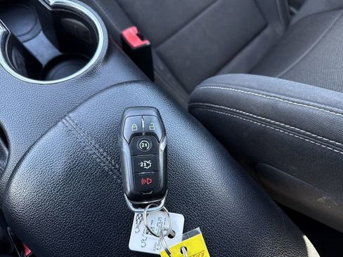 Used 2015 Ford Mustang Convertible image 23