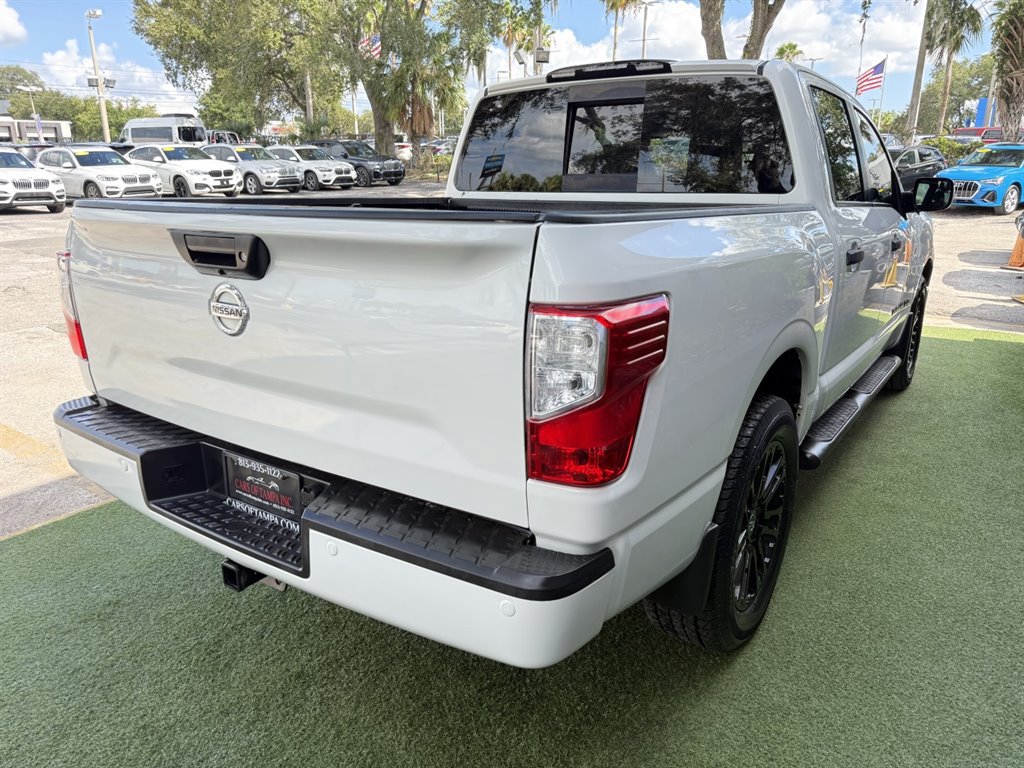 Used 2018 Nissan Titan SV w/ SV Convenience Package AWD/4WD image 6
