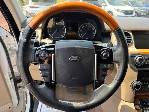 Used 2015 Land Rover LR4 HSE LUX AWD/4WD image 9