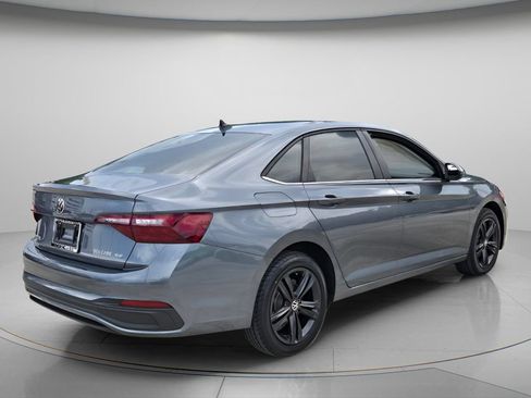 Certified 2023 Volkswagen Jetta SE FWD image 7