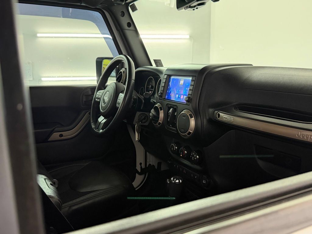 Used 2017 Jeep Wrangler Unlimited Sahara AWD/4WD image 45
