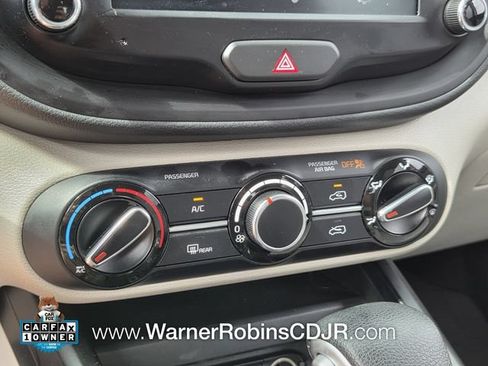 Used 2025 Kia Soul LX w/ LX Technology Package FWD image 23
