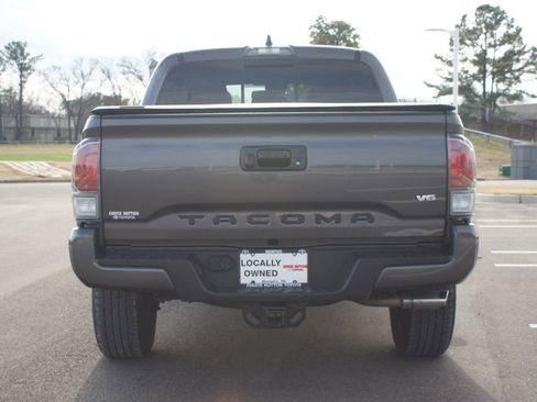 Used 2023 Toyota Tacoma TRD Sport image 3