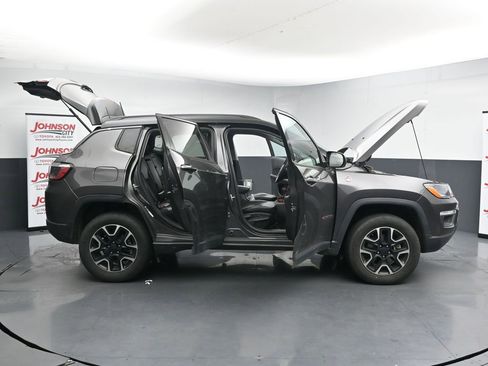 Used 2021 Jeep Compass Trailhawk AWD/4WD image 27