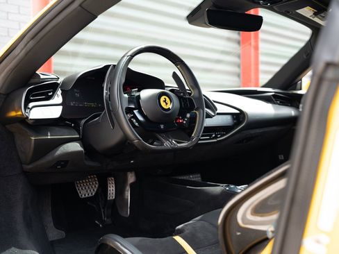 Used 2023 Ferrari SF90 Stradale Base image 3