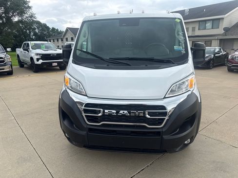 Used 2025 RAM ProMaster 2500 w/ U-Haul Equipment Group FWD image 8