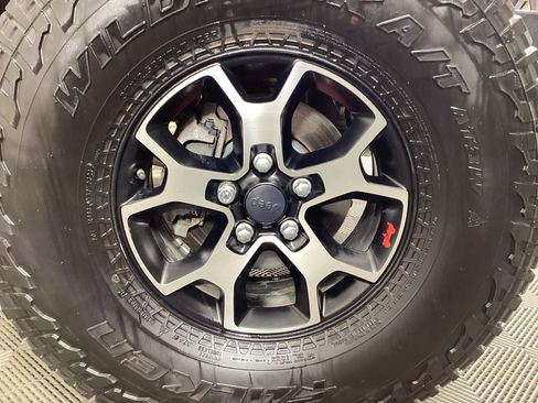 Used 2020 Jeep Wrangler Unlimited Rubicon w/ Advanced Safety Group AWD/4WD image 7
